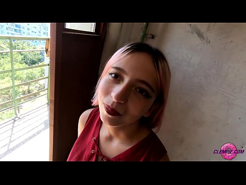 ❤️ Sha'awar ɗalibi yana tsotsar Baƙo a Waje - Cum A Fuskarsa ❤❌ Labaran batsa
